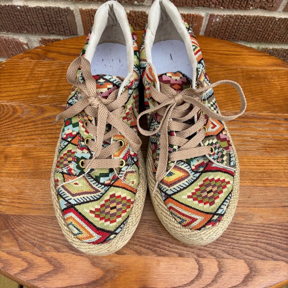 Jute Artisanal Colorful Flower Lace-Up Shoe Size 9.5 - Picture 2 of 9